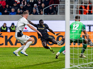 Po Spartě a Plzni ztrácí i Slavia. Hradci remízu vystřelil prvním gólem v lize Petrášek