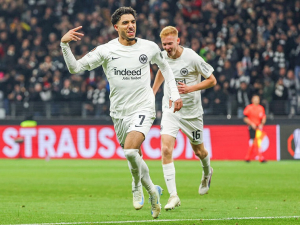 Nezastavitelný Marmoush rozesmutnil Slavii. Z Frankfurtu se vrací s prohrou 0:1