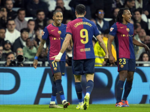 Ředitel VAR hájí sporné rozhodnutí o neuznání gólu Barcelony, Raphinha se rozhodčím vysmál