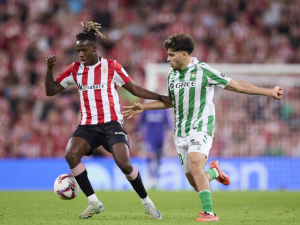Barcelona plánuje velké přestupové léto, klub má zájem o Nica Williamse a Rafaela Leãa