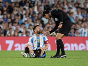 Video: Rozzuřený Lionel Messi vs. rozhodčí: Ty jsi srab, nelíbíš se mi!