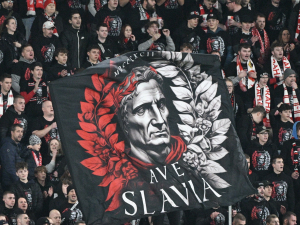 Fotbal a umění: Slavia přepisuje historii dresů. Kdo je bývalý sprejer Pasta Oner?