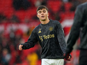 Přijde Manchester United o jednoho z nejlepších mladých hráčů? O nadějného beka má velký zájem Aston Villa