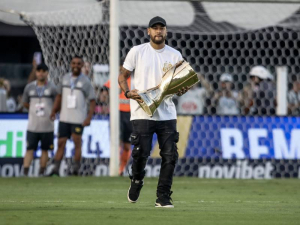 Agent Neymara popírá, že by měl Brazilec odejít z Al-Hilal, novináři dále tvrdí opak