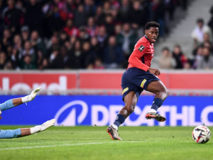 Další nápadník pro Barcelonu jako náhrada za Lewandowskiho, tým je spojován s Jonathanem Davidem