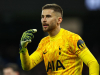 Brankář Tottenhamu Vicario si zlomil nohu. Jak to Spurs vyřeší?