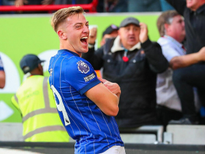 Zmaří Manchester City rivalům z Old Trafford přestup? Oběma se zamlouvá kometa z Ipswiche