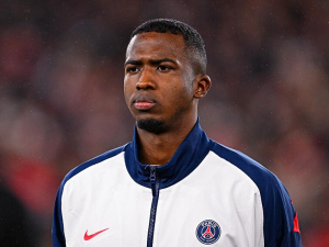 Přijde PSG o novou hvězdu? Chelsea z ní chce udělat tahouna obrany