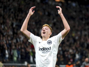 Manchester United, Real Madrid a Liverpool soupeří o talentovaného záložníka z Bundesligy