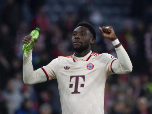 Liverpool údajně má zájem o Alphonsa Daviese. Problém může být v jeho platu