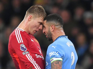 Rasmus Hojlund vs Kyle Walker: Útočník Manchesteru United obránce po vítězství zesměšnil na sociálních sítích touhle bombou...