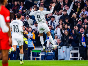 Kylian Mbappé je zpátky? Takhle luxusně se trefil proti Seville