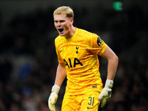 Antonín Kinský při své premiéře vynuloval Liverpool. Tottenham je jednou nohou ve finále