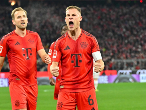 Liverpool se zajímá o podpis Kimmicha zadarmo. Dokonalá náhrada za Alexandera-Arnolda?