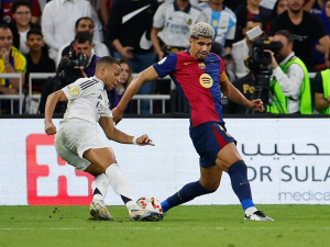 Zůstaň tu prosím s námi, říkal Lewandowski Araujovi po El Clásicu