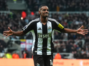 Isak je v úžasné formě – připojí se Newcastle k boji o titul?