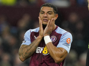 Za Mourinhem míří velká posila. Aston Villa mění stopery