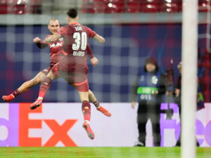 Arsenal se zajímá o Benjamina Šeška, klubová legenda přináší nové informace o možném přestupu