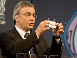 Los vyřazovací části Poháru UEFA: Šimák se může střetnout se Šírlem