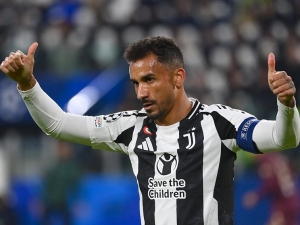 Kapitán Juventusu a Brazílie Danilo podepíše s Flamengem