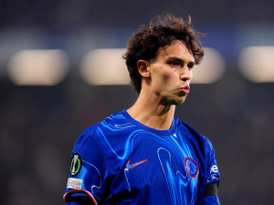 Z Chelsea by měli do Aston Villy zamířit dva hráči