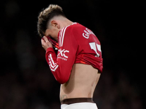 Alejandro Garnacho je stále v hledáčku Neapole: Známe cenu, kterou Manchester United za křídelníka požaduje