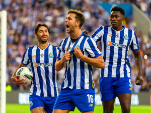 Manchester City začal jednání s odchovancem Barcelony, který by mohl nahradit Rodriho