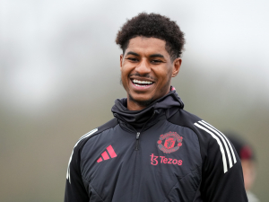 Přestupové spekulace: Rashford je na cestě do Aston Villy, Spurs má zájem o hvězdu Manchesteru United