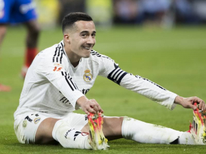 Krize v obraně Realu Madrid se zase prohloubila: Zranil se Lucas Vázquez a oslabený tým vyrazil na Manchester City