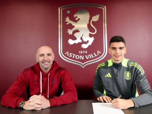 Aston Villa staví kádr pro příští sezónu. Přijde 18letý spoluhráč Antonína Baráka