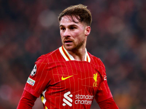 Hvězda Liverpoolu touží po návratu do své rodné země, je odchod z Anfieldu reálný?