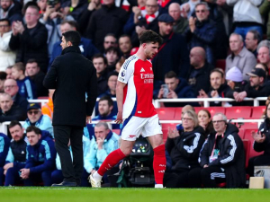 Paris Saint-Germain nabídli 135 milionů eur za Declana Rice, Arsenal ale požaduje ještě vyšší rekordní částku