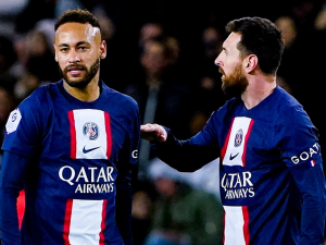 S čím Neymar musel pomáhat Messimu v tréninku?