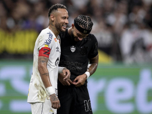 Neymar je po více než roce zpět v reprezentaci Brazílie. V předběžné nominaci je i Antony