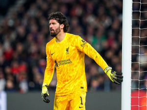 Výkon proti PSG v Lize mistrů označil Alisson za nejlepší v kariéře