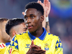 Lepší než Moises Caicedo? Co může Chelsea nabídnout Essugo?