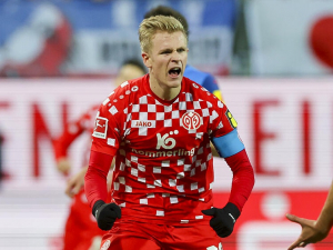 Bývalý cíl Realu Madrid by mohl v Bayernu krýt záda Kaneovi. Pustí ho Mohuč?
