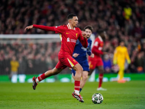 Real Madrid dotahuje přestup Trenta Alexandera-Arnolda z Liverpoolu, podle novinářů bude duben nejdůležitějším měsícem pro jeho budoucnost