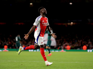 Velký návrat? Arsenalu se před důležitým duelem s Realem Madrid vrátí superstar Bukayo Saka