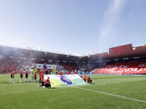 Kolik Premier League hráče stojí žlutá nebo červená karta? Částky vás možná překvapí
