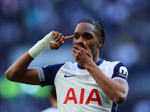 Tottenham prý nevyužije opci na trvalý přestup Mathyse Tela