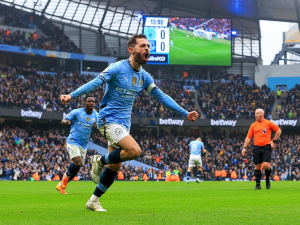 Manchester City by po De Bruynem údajně měla opustit další legenda