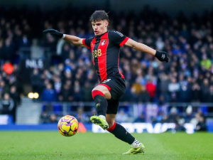 Nový levý obránce Realu Madrid? Španělský gigant se zajímá o Milose Kerkeze z Bournemouthu