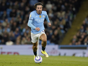 Kam v létě zamíří Jack Grealish? Zajímá se o něj Aston Villa, Tottenham, Nottingham i West Ham