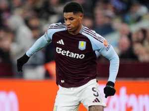 Manchester United prý zvažuje stažení zraněného Rashforda z hostování v Aston Ville