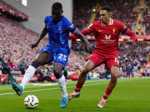 Chelsea přivítá mistrovský Liverpool, Citizens hostí ve formě hrající Wolves
