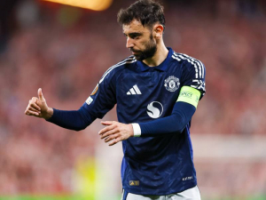 Hádka Bruna Fernandese a španělského reportéra po vítězství Manchesteru United nad Bilbaem: Nemyslím si, že nám rozhodčí pomohl