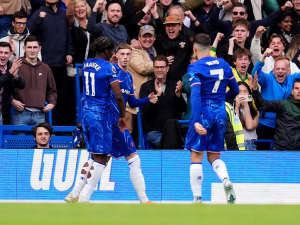 Chelsea využila mistrovské kocoviny Liverpoolu. Při klíčové výhře se konečně trefil i skvělý Palmer