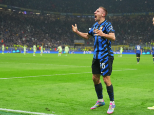 Po další reklamě na fotbal zdolal Inter v prodloužení Barcelonu 4:3 a zahraje si finále