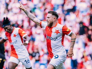 Slavia udělala zlatou tečku za mistrovskou sezónou. Baníku doma nedala šanci 